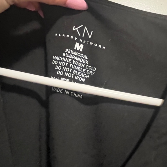 Long Sleeve Top with Built in Pads - Picture 2 of 3